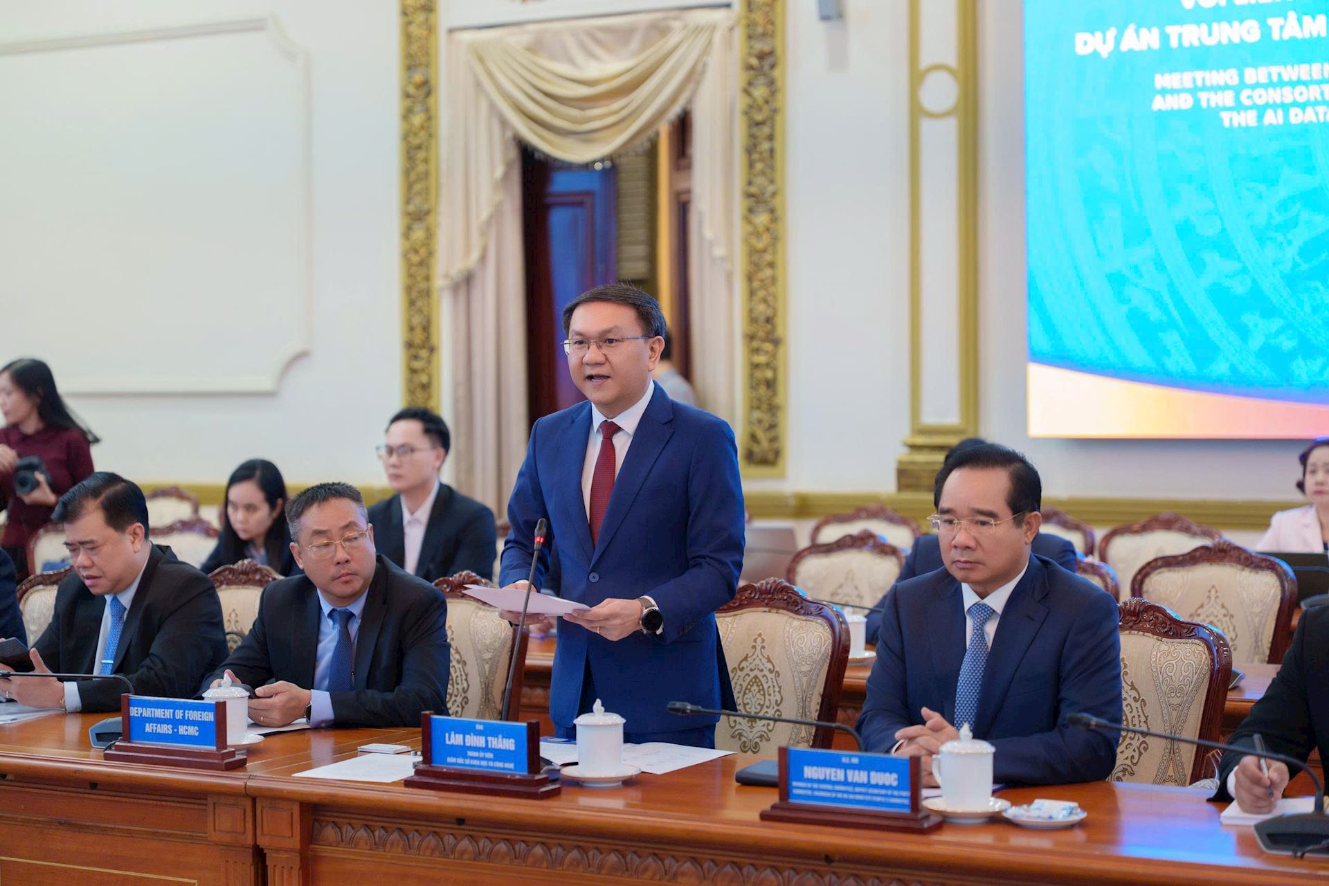 Ông Lâm Đình Thắng, Giám đốc Sở Khoa học và Công nghệ TP.HCM, cho biết dự án có tổng vốn 2.1 tỉ USD.