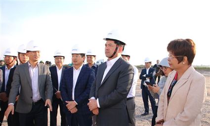 Secretary of the Provincial Party Committee Nguyen Hong Thai worked with some companies in the industrial parks