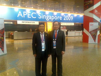 Ông Đặng Thành Tâm đối thoại trực tiếp với Thủ tướng Nhật Bản - Yukio Hatoyama tại Singapore Apec Summit 2009